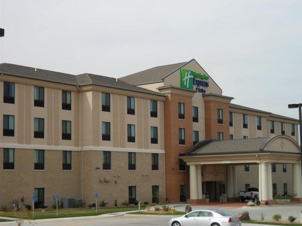 Holiday Inn Express And Suites Urbandale Des Moines, An Ihg Hotel Экстерьер фото