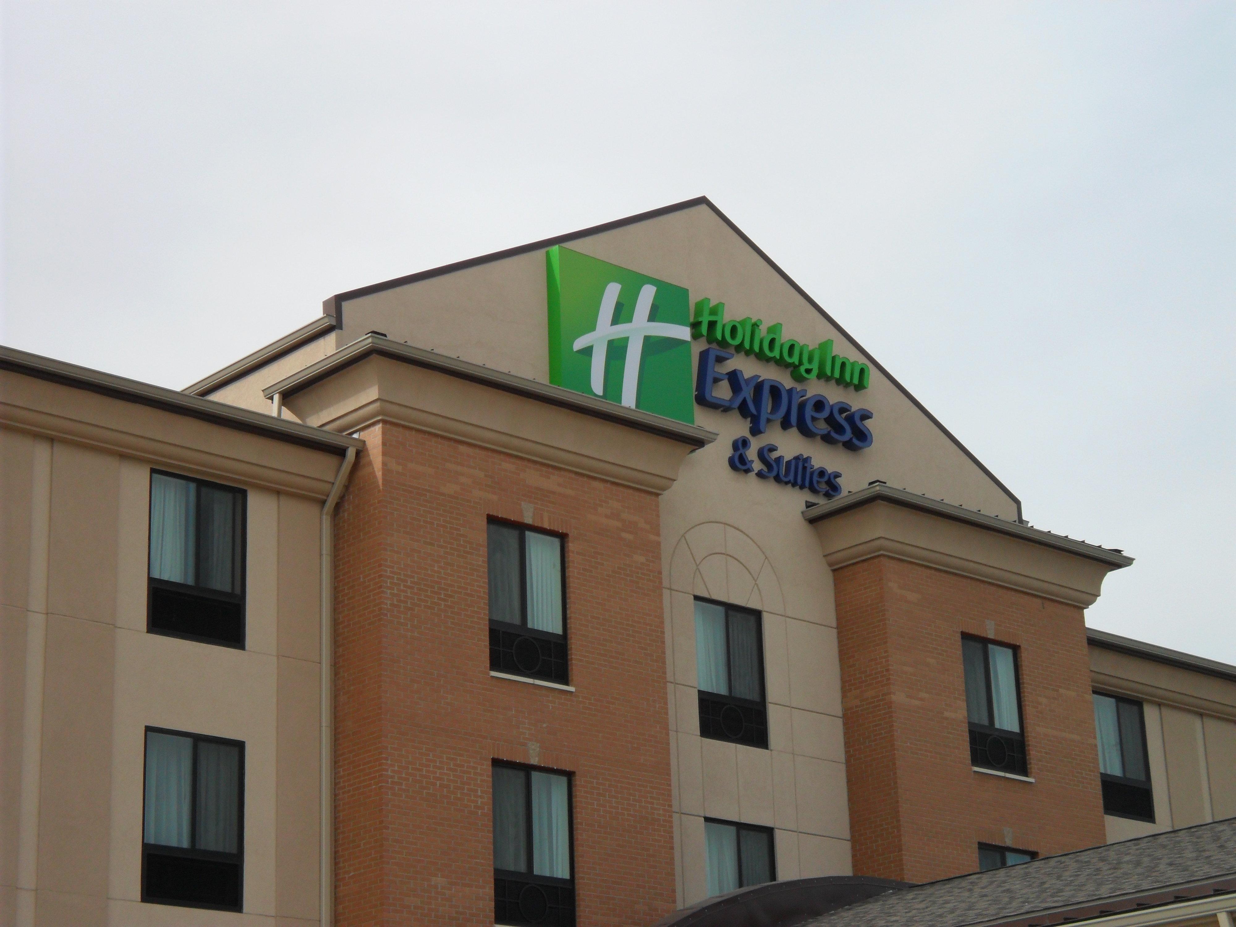 Holiday Inn Express And Suites Urbandale Des Moines, An Ihg Hotel Экстерьер фото