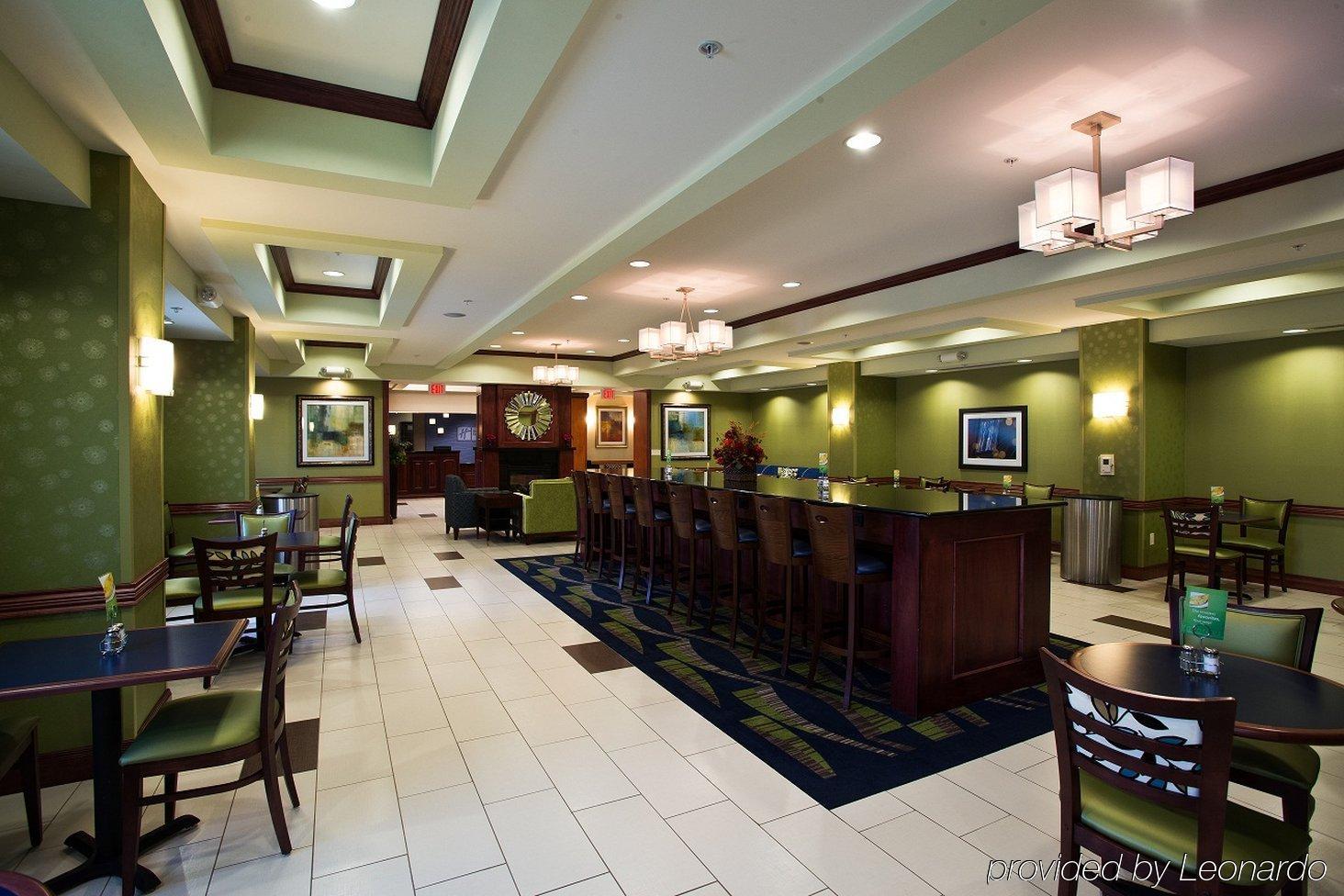 Holiday Inn Express And Suites Urbandale Des Moines, An Ihg Hotel Экстерьер фото