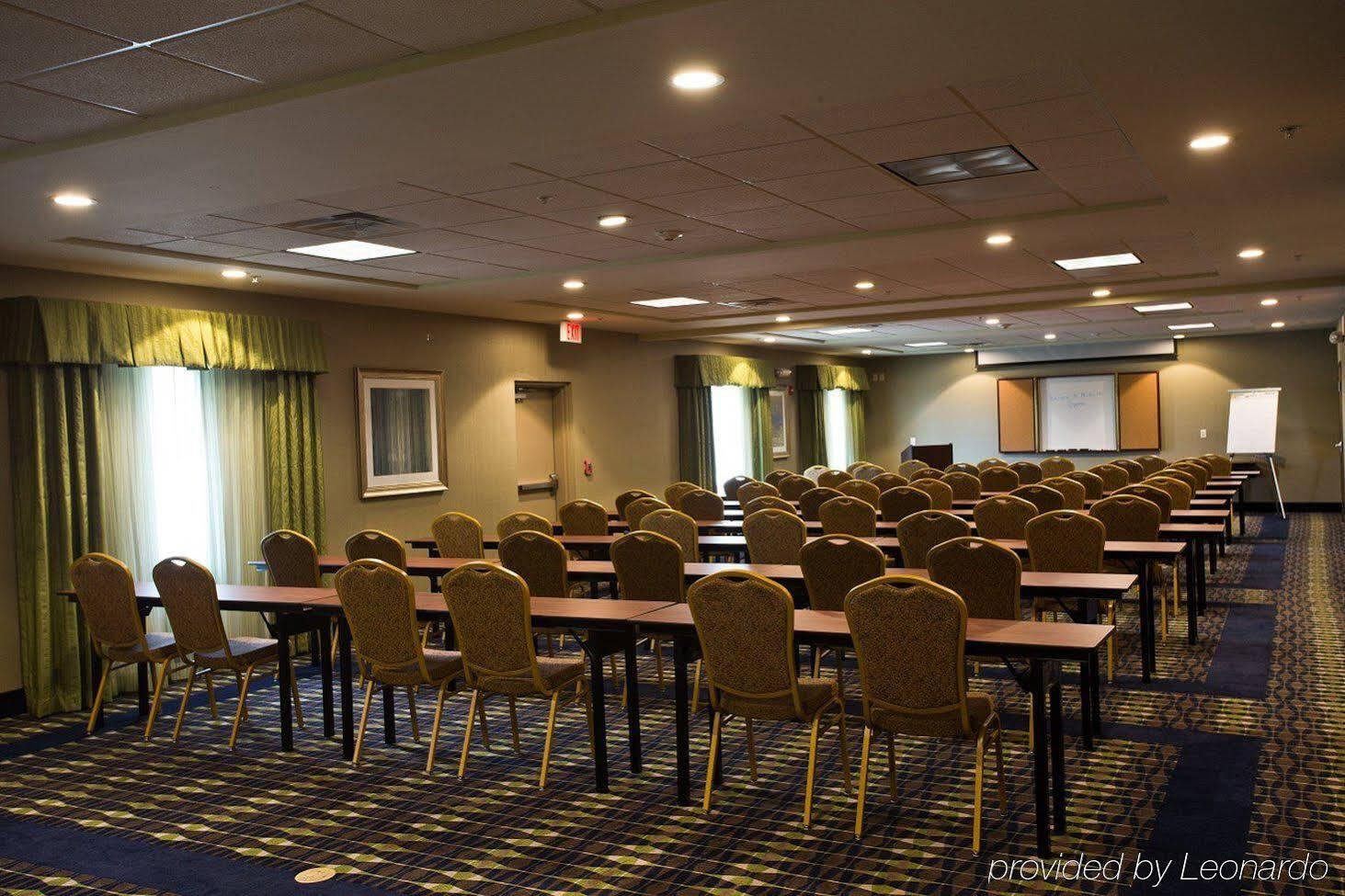 Holiday Inn Express And Suites Urbandale Des Moines, An Ihg Hotel Экстерьер фото